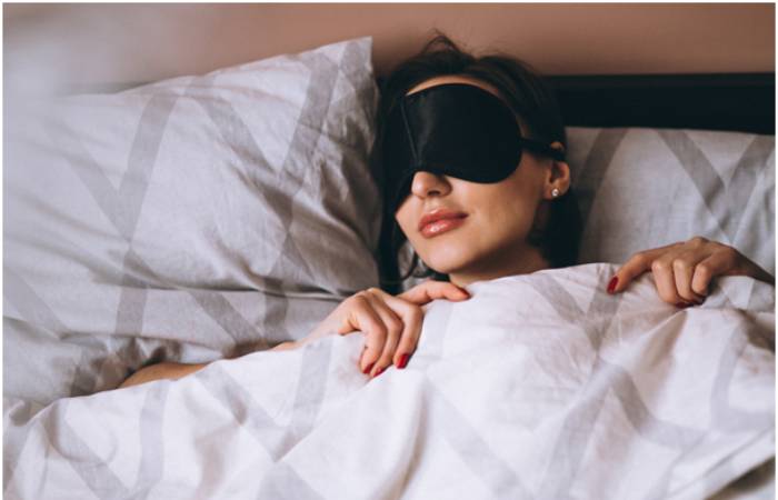 7 Benefits of Sleeping with an Eye Mask